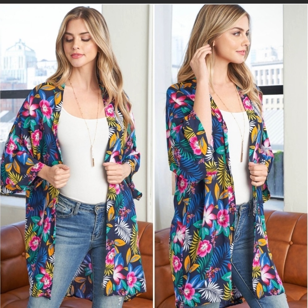 Tropical print kimono